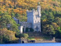 autumncastle.jpg autumncastle.jpg