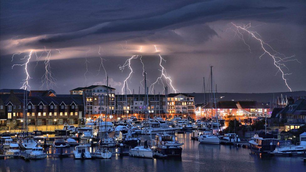 _107454712_ukweatherwatchers11.jpg